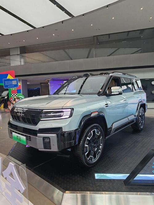 惠州182比亚迪方程豹硬派越野的爆款，英菲尼迪35周年与你共成长